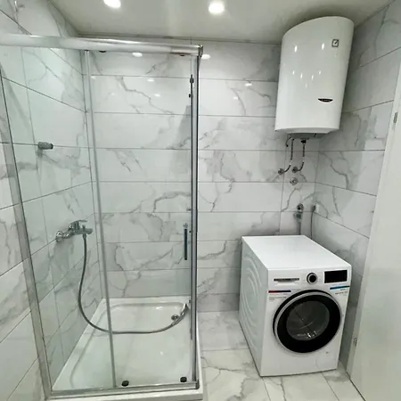 Deluxe Lukavica *